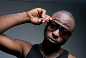 Davido a.k.a Omo baba olowo was given a slap not from a policeman this time but from King Saheed Elegushi. Yeah… King Saheed Elegushi. - davido1-290x195