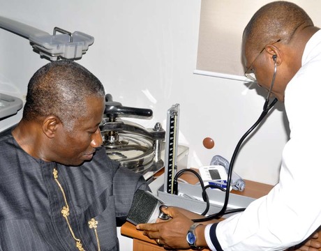 PRESIDENT GOODLUCK JONATHAN UNDERGOING A REGULAR MEDICAL CHECK-UP DURING THE LAUNCH OF AWARENESS CAMPAIGN FOR REGULAR MEDICAL CHECK-UP IN ABUJA ON WEDNESDAY 
