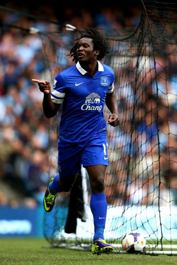 Romelu Lukaku Celebrates Scoring for Everton in an English Premier League Match.