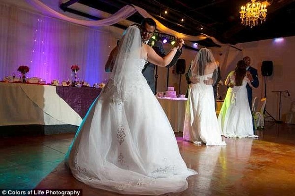 sisters_wedding-dancing