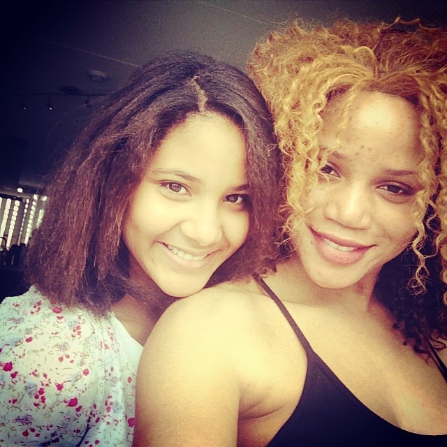 http://informationng.com/wp-content/uploads/2014/05/maheeda_with_daughter_01.jpg