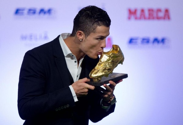 Cristiano Ronaldo at the Podium After Collecting the 2013-14 Golden Boot Award. Image: Getty.