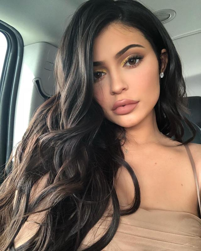 Kylie Jenner Removes Her Lip Filler Shows Off Natural Lips Information Nigeria 