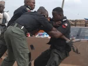 police-fight-401x300