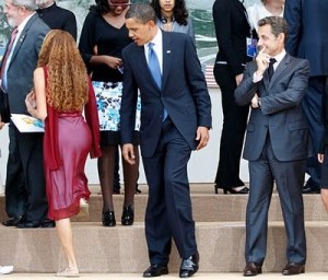 obama-checking-out-girl1