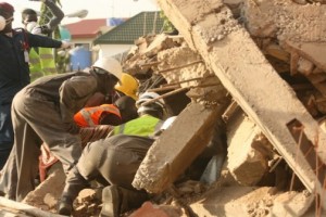 Recuers-at-the-scene-of-the-collapsed-church-504x336