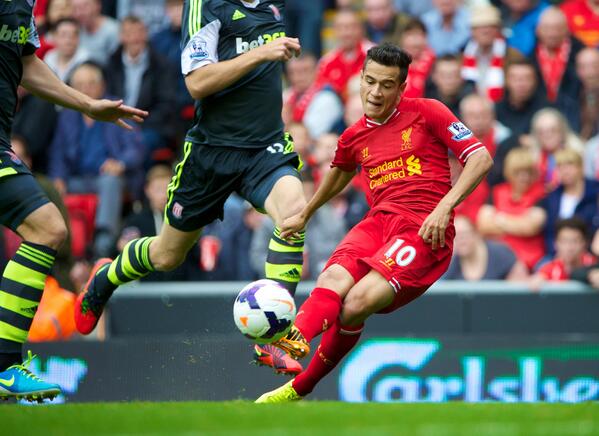 Philippe Coutinho Tries a Curler Against Stokes.