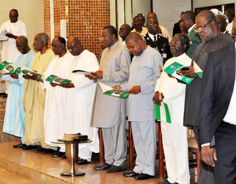 FROM LEFT: CHAIRMAN, PDP BOARD OF TRUSTEES, CHIEF TONY ANENIH; FORMER HEAD OF INTERIM NATIONAL GOVERNMENT, CHIEF ERNEST SHONEKAN; FORMER HEAD OF STATE, GEN. YAKUBU GOWON; SENATE PRESIDENT DAVID MARK; PRESIDENT GOODLUCK JONATHAN; DEPUTY SPEAKER, HOUSE OF REPRESENTATIVES, CHIEF EMEKA IHEDIOHA; GOV. JONAH JANG OF PLATEAU AND SECRETARY TO THE GOVERNMENT OF THE FEDERATION, SEN. ANYIM PIUS ANYIM, AT THE 53RD INDEPENDENCE ANNIVERSARY INTERDENOMINATIONAL CHURCH SERVICE IN ABUJA ON SUNDAY (NAN)