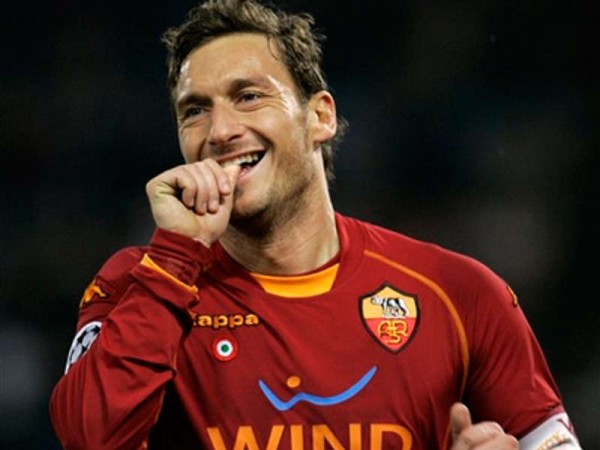 Francesco Totti Pens Down a Two-Year Extension of His Roma Contract.