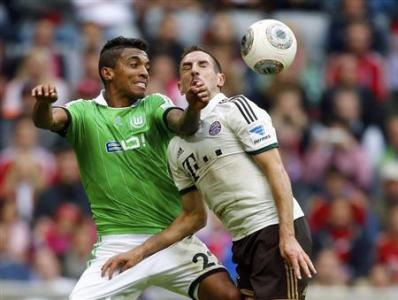 Franck Ribery Against Former Teammate Luis Gustavo of VFL Wolfsburg.