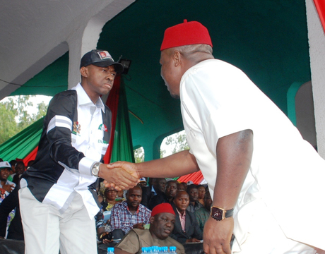  GOV. SULLIVAN CHIME OF ENUGU STATE  (L) WITH ALGON ENUGU STATE CHAPTER CHAIRMAN, MR  NWABUEZE OKAFOR, AT THE LAUNCH OF  PDP ENUGU STATE LOCAL GOVERNMENT AREA  RALLY  IN ENUGU ON THURSDAY 