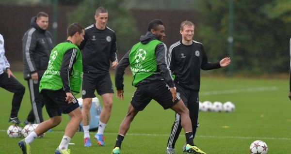 Chelsea Trains in the Rain Ahead of Tuesday's Champions League Clash With Schalke.