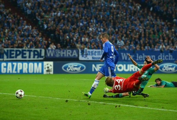 Torres Scores a neatly Taken Second Goal for Chelsea.