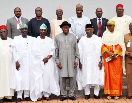 PRESIDENT GOODLUCK JONATHAN (M), VICE-PRESIDENT NAMADI SAMBO (4TH R) WITH MEMBERS OF THE PRESIDENTIAL ADVISORY COMMITTEE ON NATIONAL DIALOGUE AFTER THEIR INAUGURATION IN ABUJA ON MONDAY (PHOTO CREDIT: NAN)