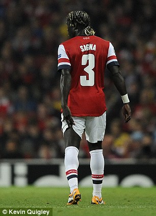 Sagna Clutches His Hamstring Muscle During Arsenal Napoli Match.