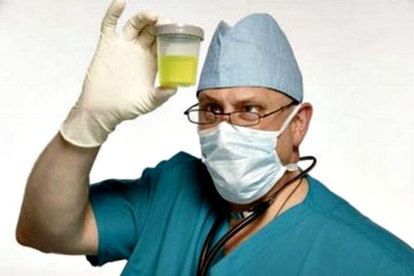 what-your-urine-color-says-about-your-health586142559-jul-13-2012-600x400