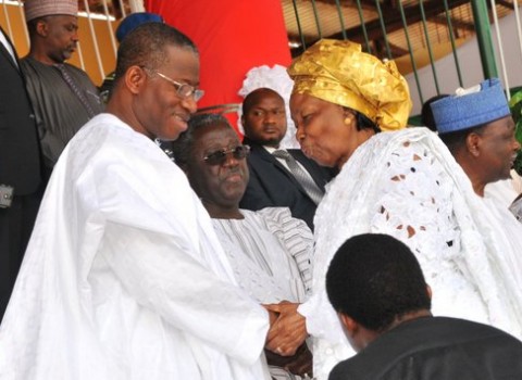 PRESIDENT GOODLUCK JONATHAN (L) IN WARM HANDSHAKE WITH PROF. MARY LAR AT THE LATE SOLOMON LAR'S FUNERAL IN PLATEAU STATE ON FRIDAY 
