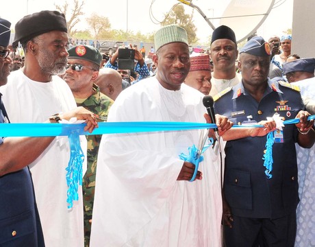 FROM LEFT: CHIEF OF DEFENCE STAFF, AIR MARSHAL ALEX  BADEH; GOV. MURTALA NYAKO OF ADAMAWA;  PRESIDENT GOODLUCK JONATHAN; CHIEF OF AIR STAFF, AIR VICE MARSHAL ADESOLA AMOSU AND SUPERVISING MINISTER OF DEFENCE, MR LABARAN MAKU, DURING THE INAUGURATION OF AIR FORCE COMPREHENSIVE SCHOOL IN YOLA IN JANUARY