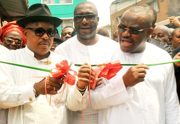 FROM LEFT: PDP DEPUTY NATIONAL CHAIRMAN, MR UCHE SECONDUS; CHAIRMAN, PDP RIVERS, MR FELIX OBUAH AND SUPERVISING  MINISTER OF EDUCATION, MR NYESOM WIKE, DURING THE INAUGURATION AND HANDOVER OF PDP BRANDED BUSES TO 23 LOCAL  GOVERNMENT AREAS IN RIVERS ON FRIDAY (21/02/14).
