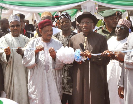 FROM LEFT: MINISTER OF INDUSTRY, TRADE AND INVESTMENT, MR OLUSEGUN AGANGA; MINISTER OF FCT, SEN. BALA MOHAMMED; FORMER GOVERNOR OF YOBE, SEN. BUKAR ABBA IBRAHIM; PRESIDENT GOODLUCK JONATHAN; MANAGING DIRECTOR, SUNTRUST INVESTMENT LTD, ALHAJI MOHAMMED JIBRIL AND MINISTER OF STEEL AND SOLID MINERALS DEVELOPMENT, MR MUSA SADA, AT THE INAUGURATION OF FMBN AVIATION VILLAGE IN ABUJA ON THURSDAY (13/2/14).