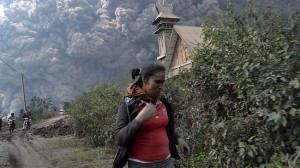 Indo-volcano-erupts-killing-14