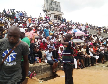 APPLICANTS AT THE NIGERIAN IMMIGRATION SERVICE RECRUITMENT IN  OWERRI ON SATURDAY (15/3/14). 