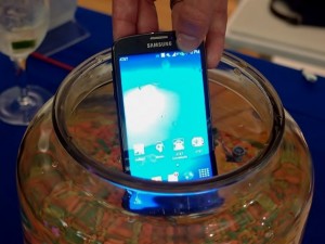 Galaxy-S5-waterproof