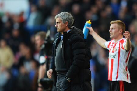 Chelsea Boss Mourinho Tastes First Defeat at Stamford Bridge.