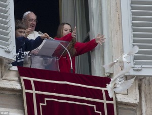 pope releases doves