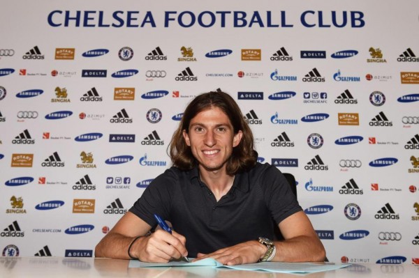 Felipe Luis Signs Three-Year Chelsea Contract.