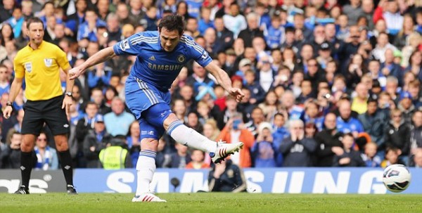 Lampard Scores a Penalty Against Swansea City. Image: (Photo by Ian Walton/Getty Images)