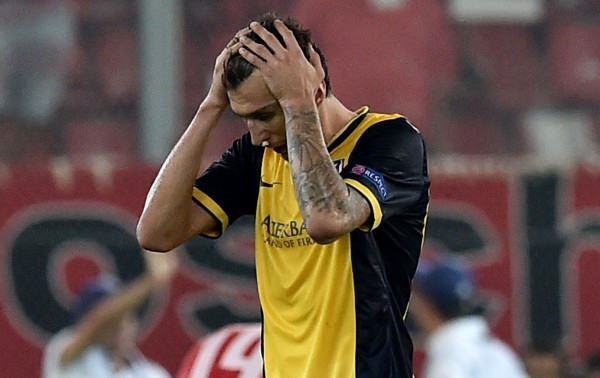 Mario Mandzukic Broke His Nose During Atletico's 3=2 Loss at Olympiakos. Image: ARIS MESSINIS/AFP/Getty Images