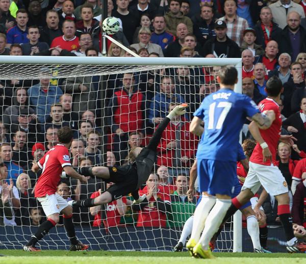 De Gea Pulled a Stunning Save from David Oviedo's Attempt at Old Trafford. 