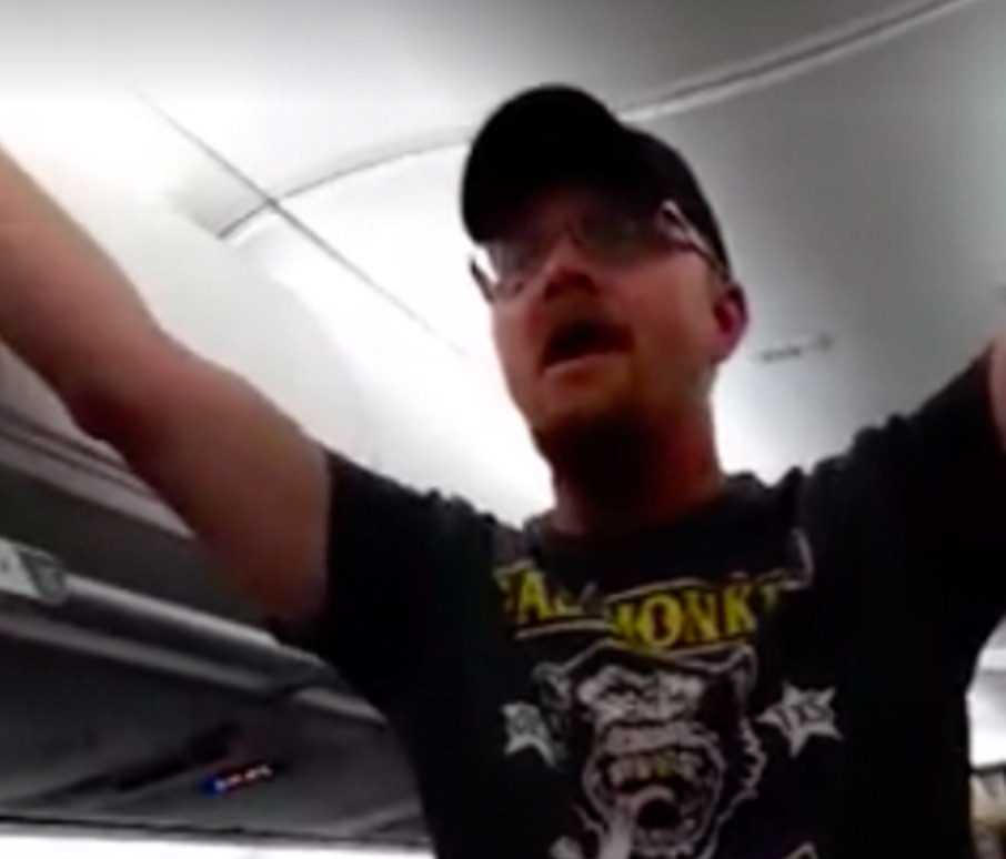 Trump supporter gets ban for life by delta airlines