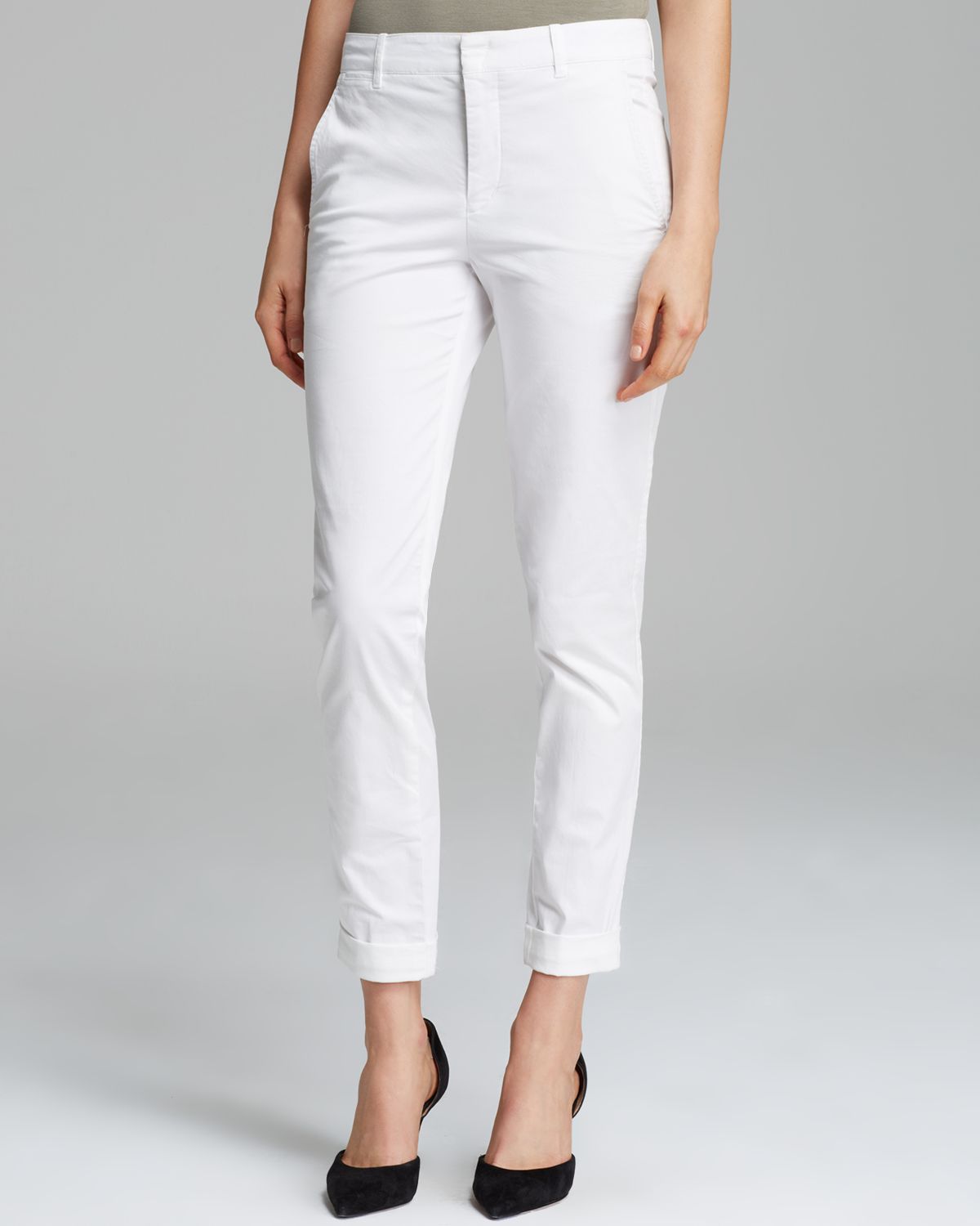 Модели белых брюк