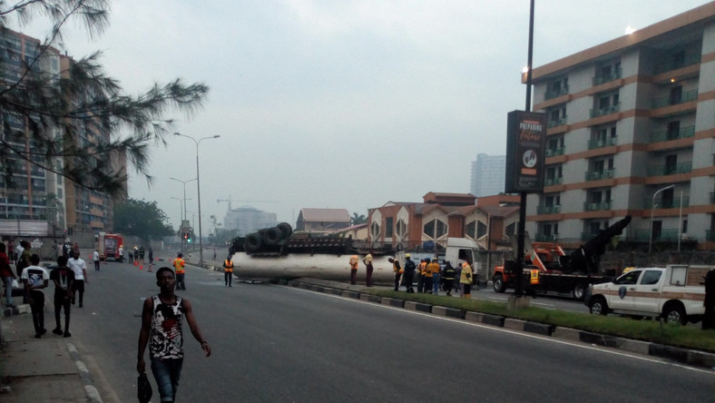 Tanker falls off in V.I Lagos