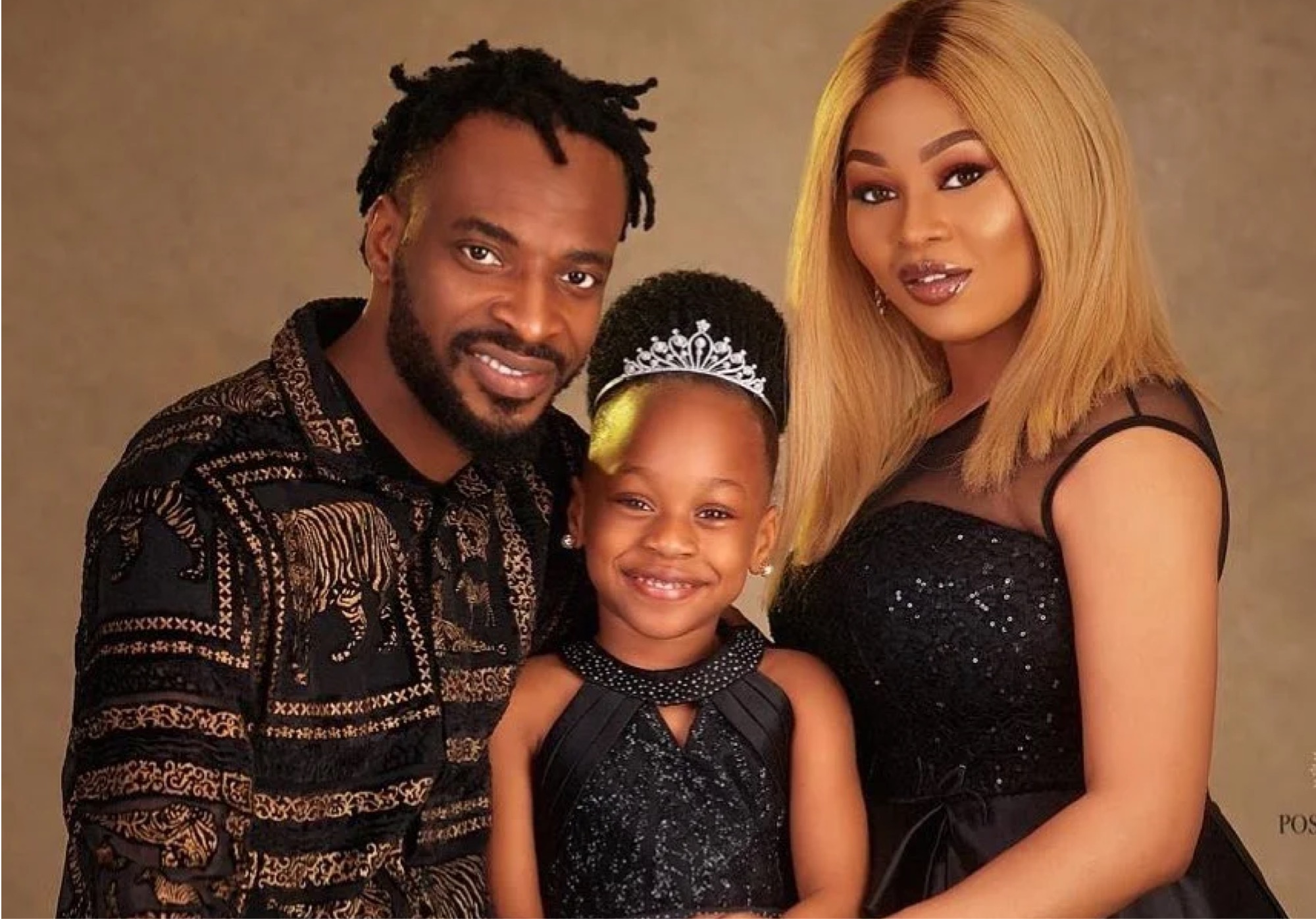 Singer 9ice Spotted Caressing Another Lady Despite Being Married (Video)