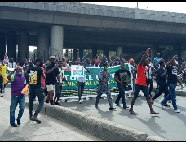 BREAKING: June 12 Protesters Arrive Gani Fawehinmi Park In Lagos